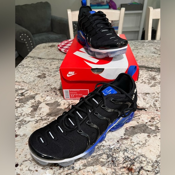 nike vapormax plus black royal